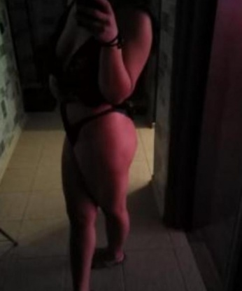 Моя стройная фигура и изящные формы покорят ваши сердца. Предлагаю услуги, которые унесут вас в мир блаженства и наслаждения. Гарантирую полное удовлетворение и воплощение ваших самых сокровенных фантазий. Фотографии подтверждают мою красоту и привлекательность. Буду рада вас видеть в своей уютной квартире в Москве или приехать к вам. Дискретность и конфиденциальность - мои основные принципы. Оставьте свои отзывы, и вы убедитесь, что я достойна вашего внимания. 💋 11698, 26 лет